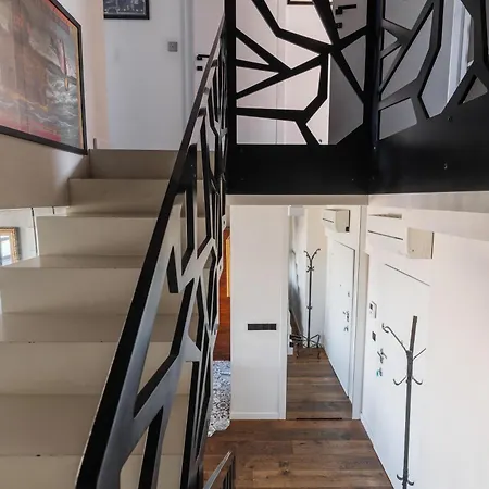 4 Bedroom With A Balcony - Trynitarska 6