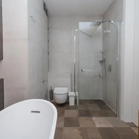 4 Bedroom With A Balcony - Trynitarska 6 Cracovia