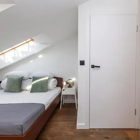 4 Bedroom With A Balcony - Trynitarska 6 公寓