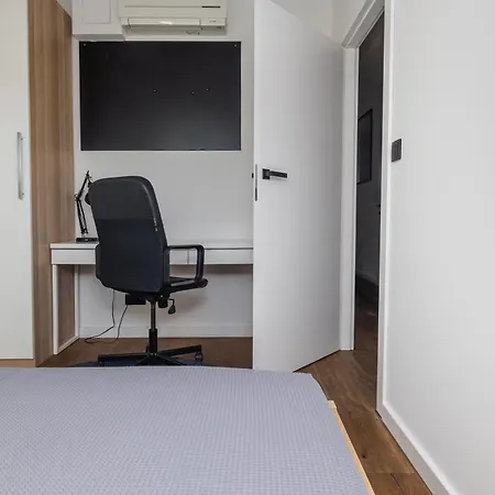 公寓 4 Bedroom With A Balcony - Trynitarska 6 克拉科夫