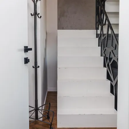 4 Bedroom With A Balcony - Trynitarska 6