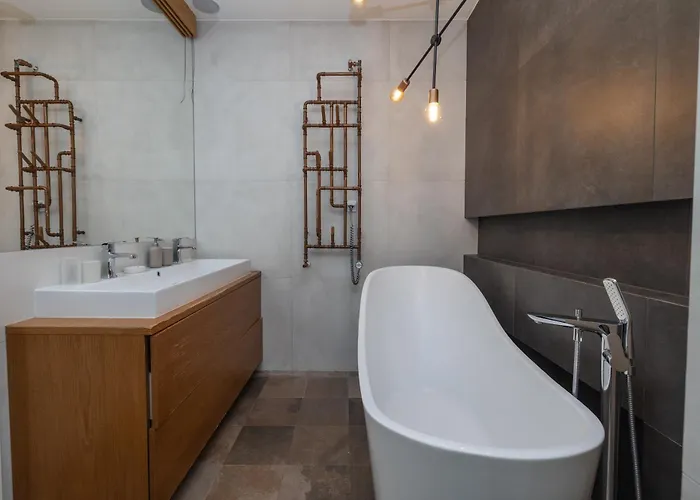 4 Bedroom With A Balcony - Trynitarska 6