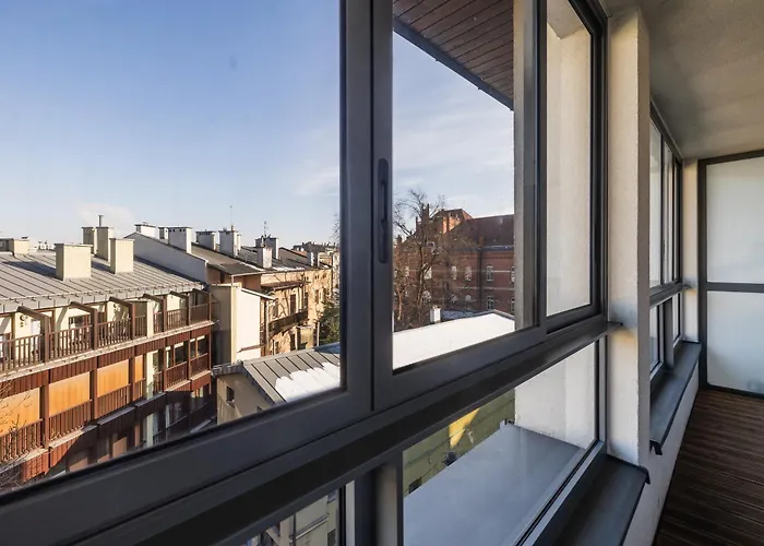 Apartment 4 Bedroom With A Balcony - Trynitarska 6